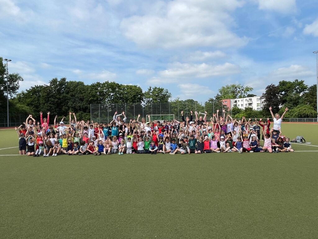 Bundesjugendspiele bei Sonnenschein und sportlicher Stimmung